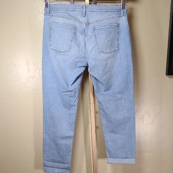 Old Navy Mid-Rise WOW Boyfriend Jeans in Light Blue Size 14 - Picture 6 of 11